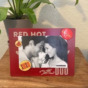 Photo frame with magnets